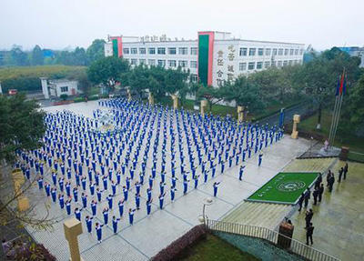 学校操场.jpg