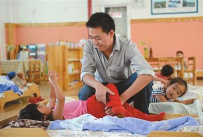 成都幼师学校男幼师毕业工资是多少