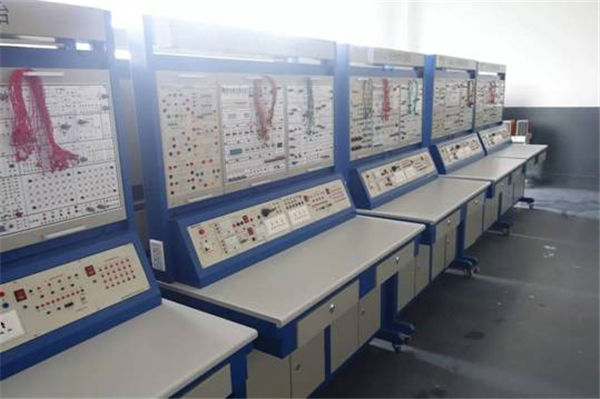 重庆工贸技师学院3D打印专业实训设备