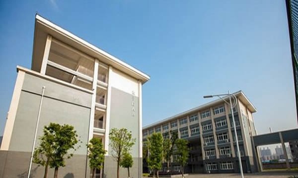 重庆城市建设技工学校教学楼