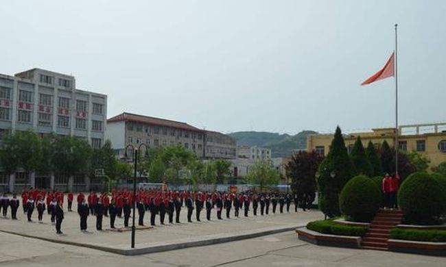 古县职业中学大门