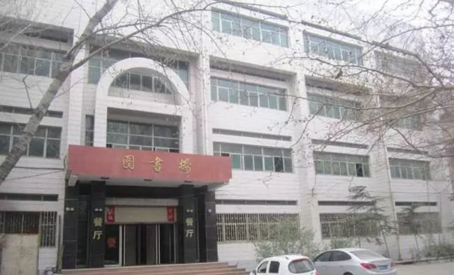 运城市政法职业学校大门