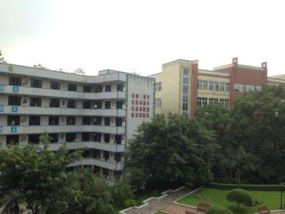 泸州财经学校校园