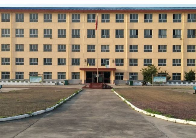 灵丘县职业学校大门