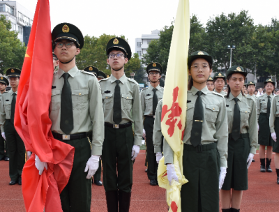 江苏模特艺术学校军训