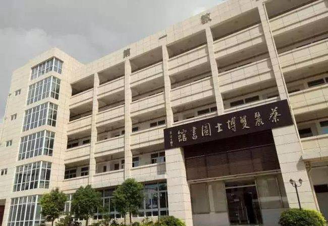 石狮鹏山工贸学校教学楼