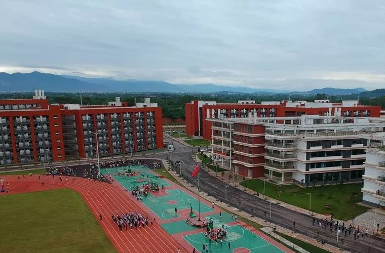 和田师范专科学校(幼教)