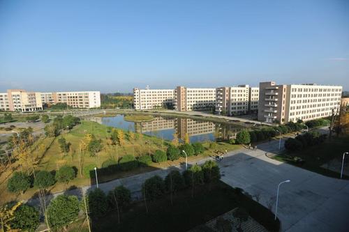 四川管理职业学院