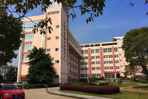 重庆市云阳师范学校五年制大专招生办电话